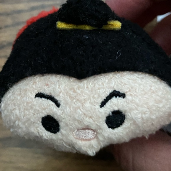 Disney Tsum Tsum Queen Of Hearts Alice In Wonderland 3.5" Mini Plush‎ Villain - Picture 1 of 3